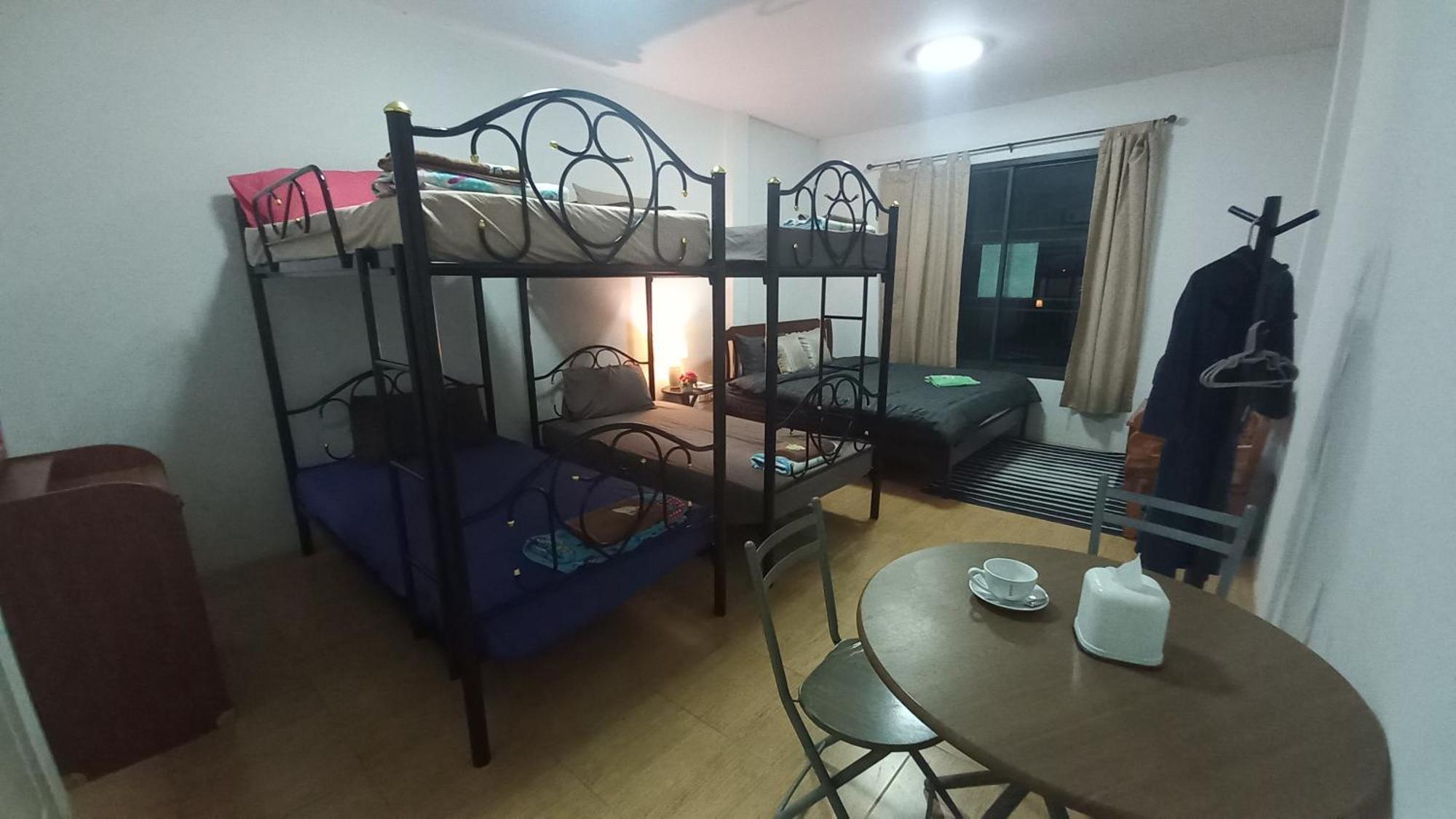 Amaretto Hostel Surat Thani Eksteriør billede