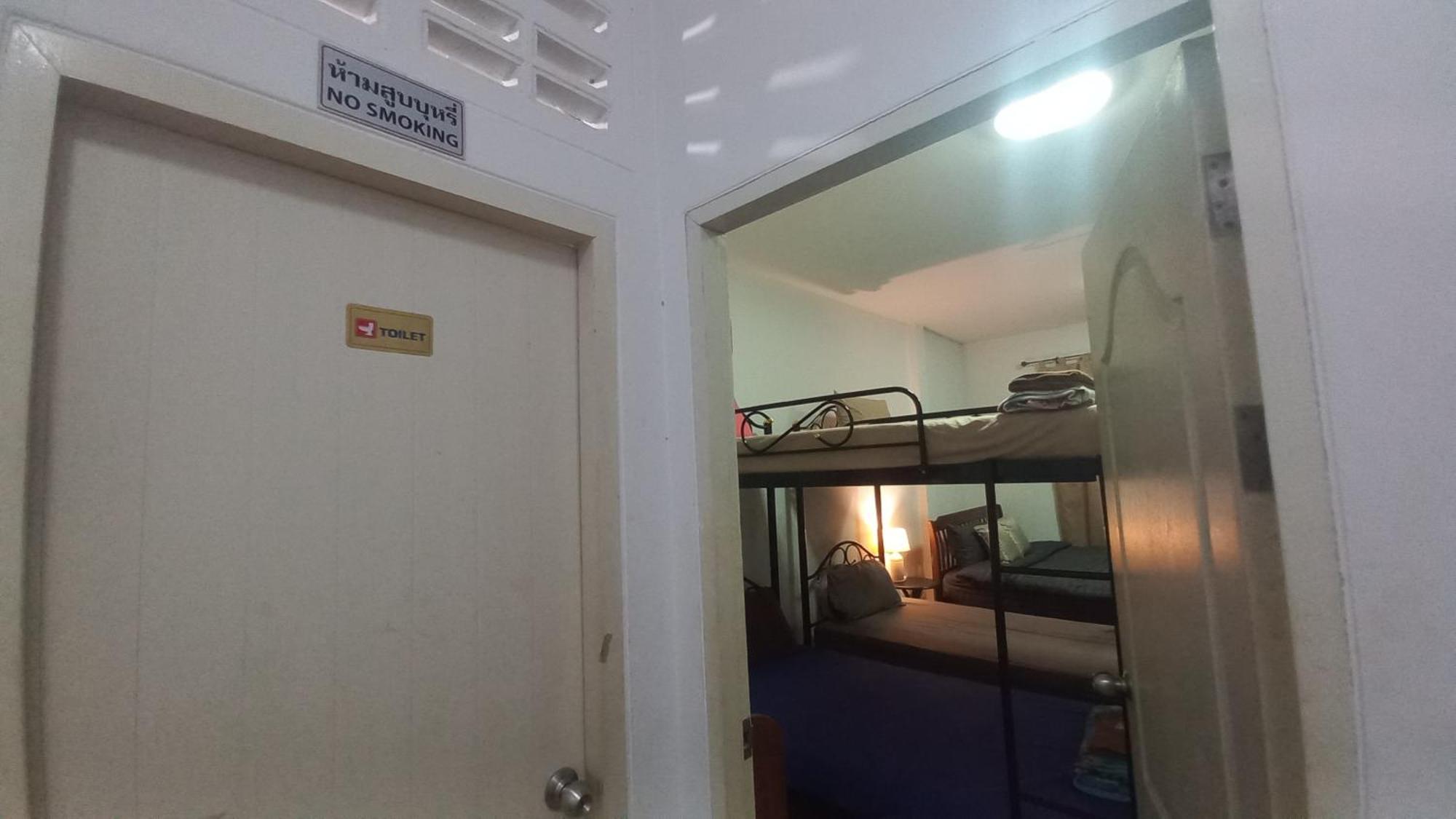 Amaretto Hostel Surat Thani Eksteriør billede