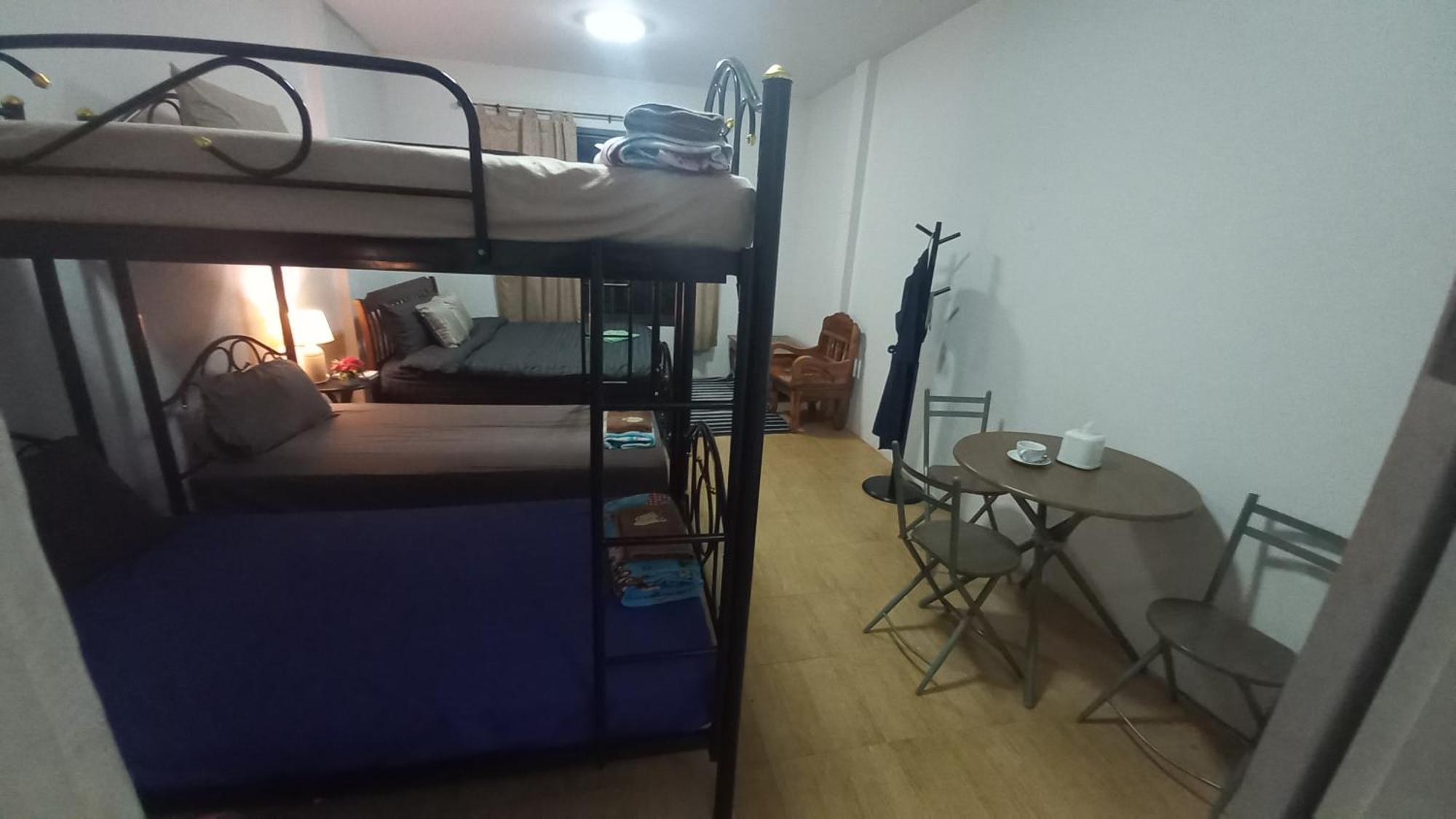 Amaretto Hostel Surat Thani Eksteriør billede