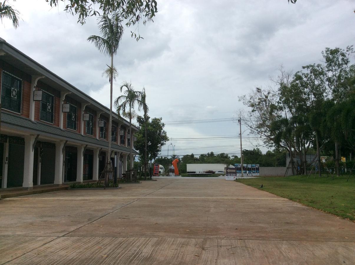 Amaretto Hostel Surat Thani Eksteriør billede