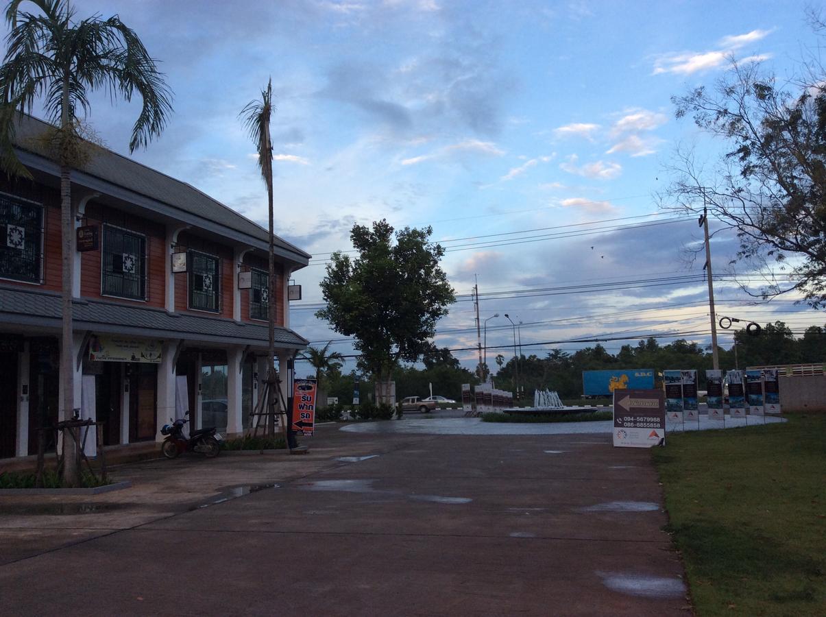 Amaretto Hostel Surat Thani Eksteriør billede